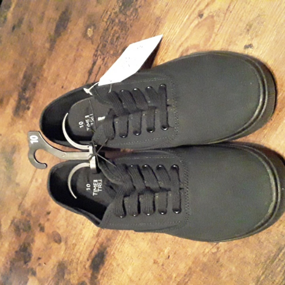 NWT women's Sz 10 Clasdic Time And Tru Lace Up Black Tennis Shoes - Picture 7 of 7